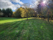 Terrain à SAINT-SULPICE