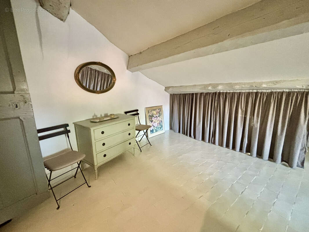 Appartement à MALAUCENE