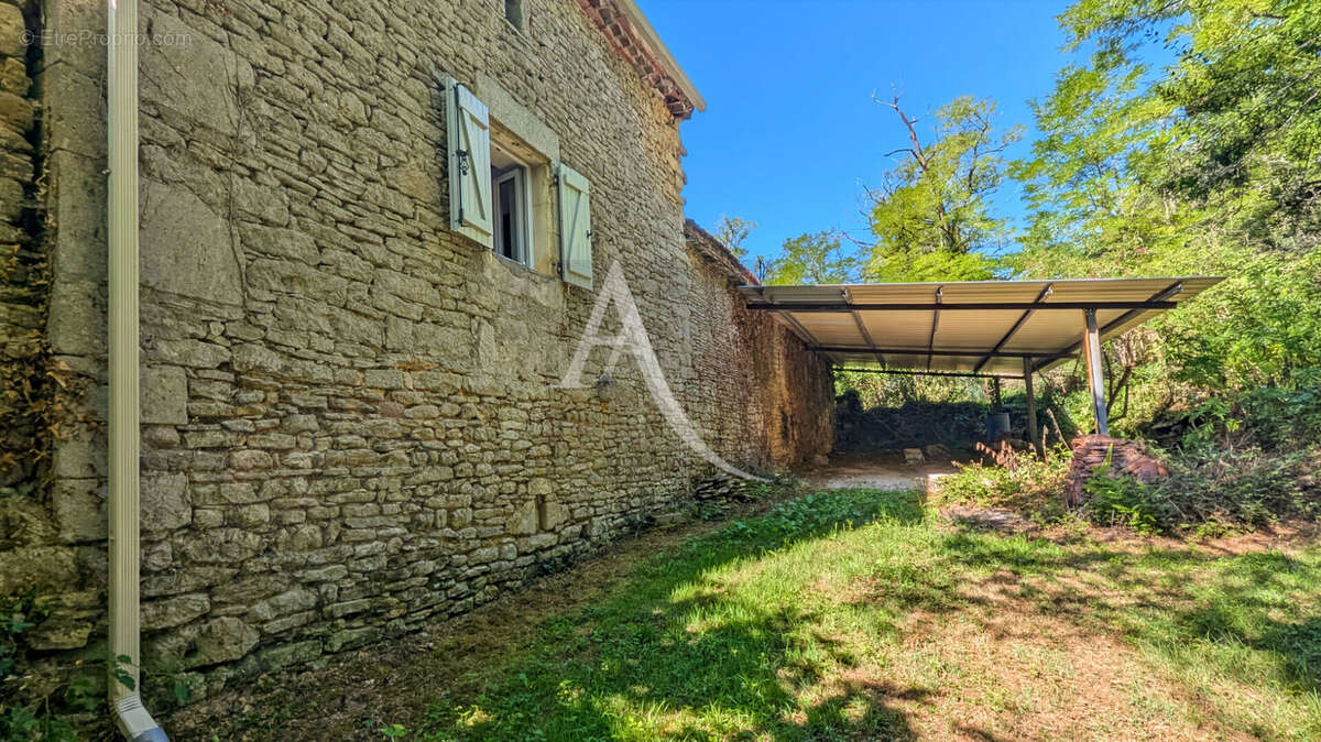 Maison à SAINT-FRONT-SUR-LEMANCE