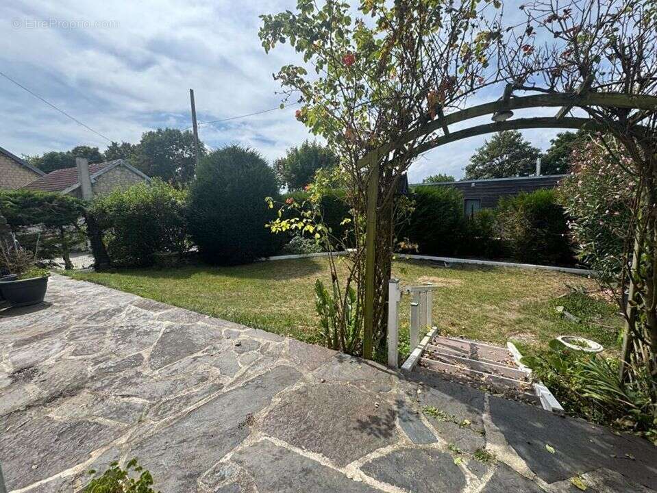 Maison à FLEURY-SUR-ORNE