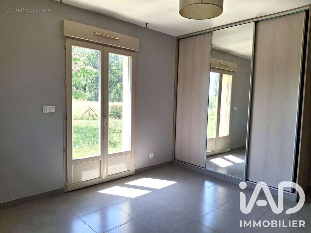 Maison 130 m² à L'isle-De-Noe  - photo 7