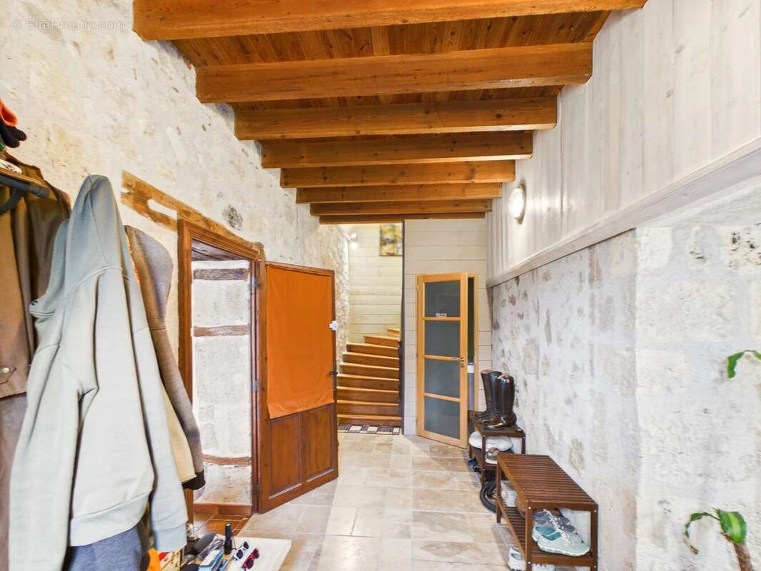 Maison à SAINT-URCISSE
