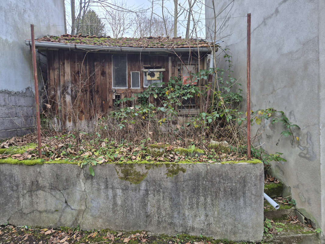 Maison à LA MONNERIE-LE-MONTEL