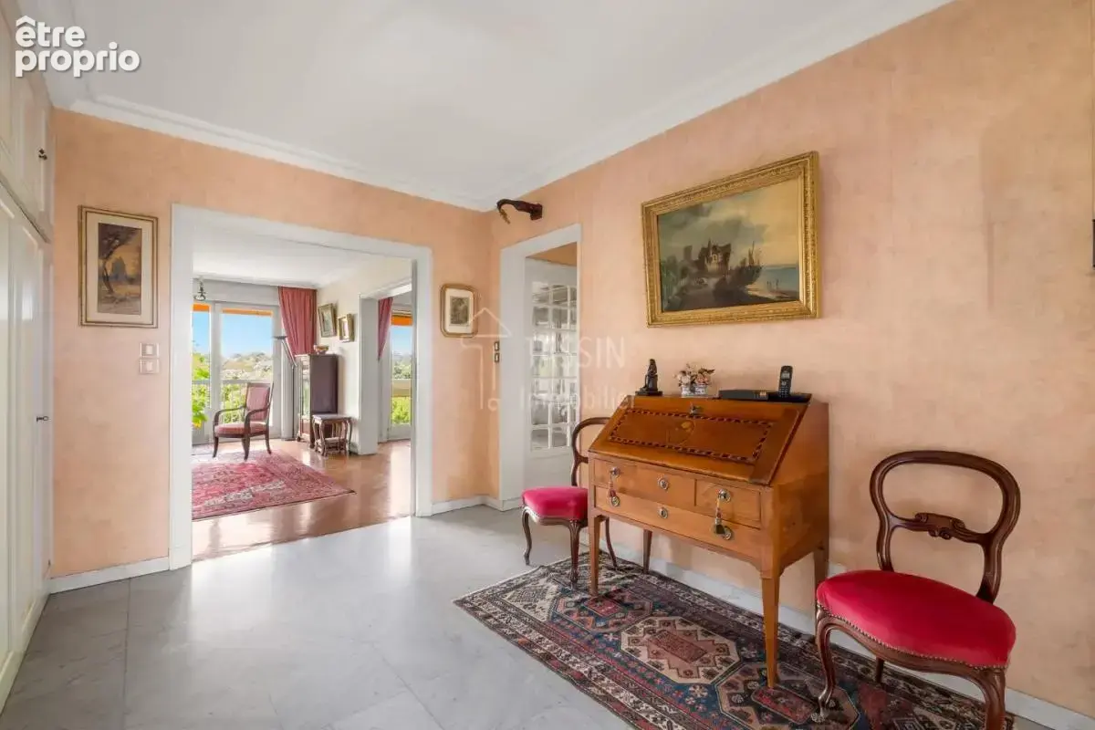 Écully - Appartement Pitance traversant, avec vue dégagée - photo 5