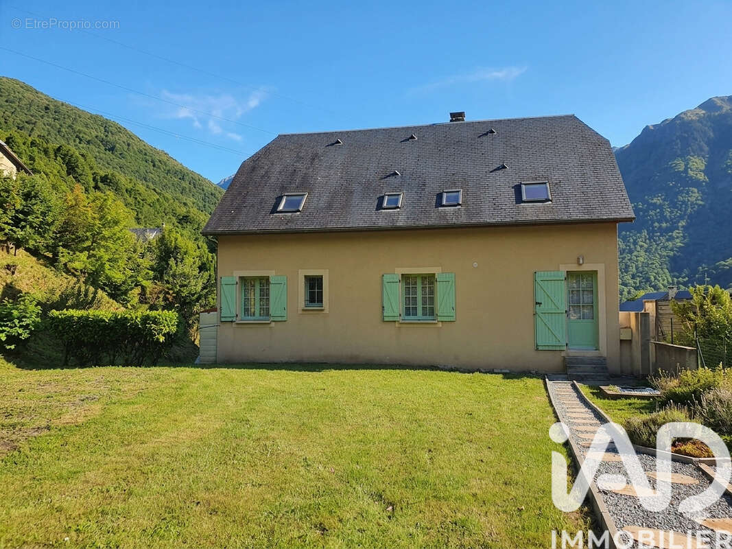 Photo 2 - Maison à LUZ-SAINT-SAUVEUR