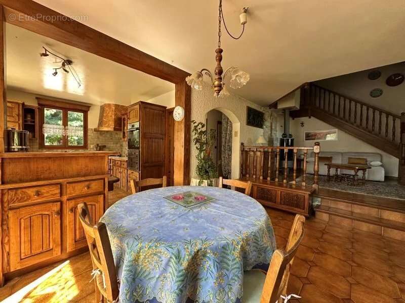 Maison à VILLY-LE-BOUVERET