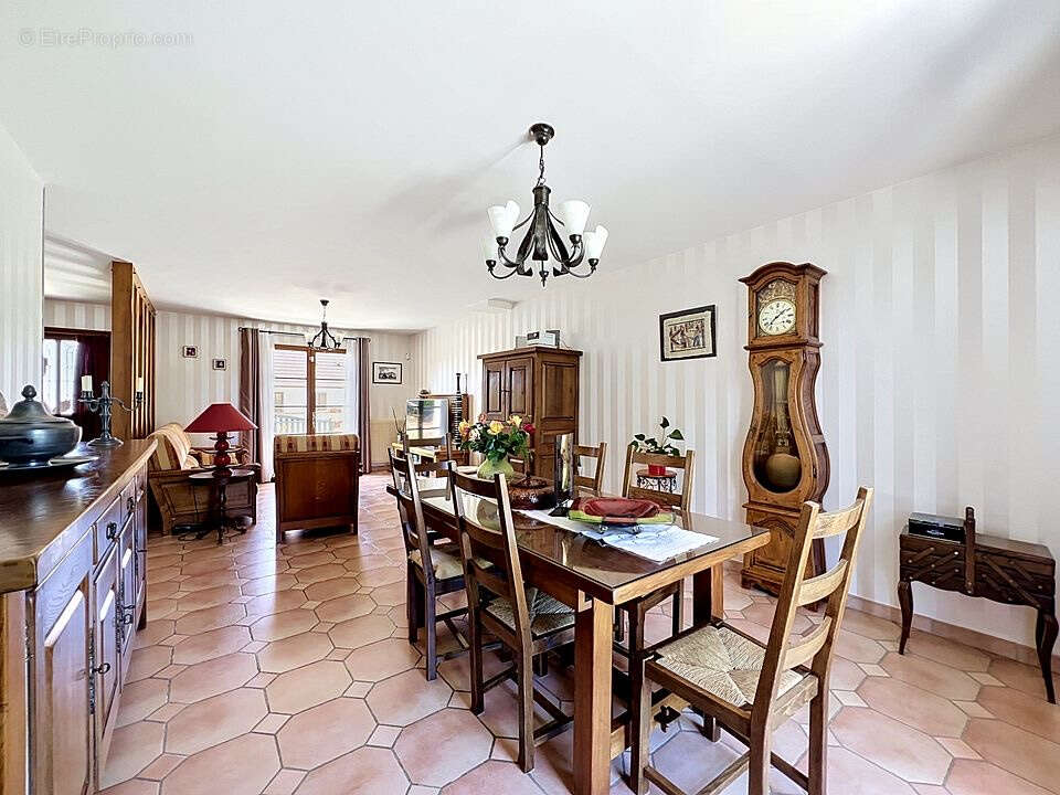 Maison à LA CHAPELLE-SAINT-MESMIN