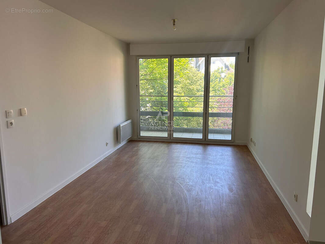 Appartement Maisons-laffitte 3 pièce(s) 38.29 - hyper centre - marché - terrasse-parking sous sol - photo 2