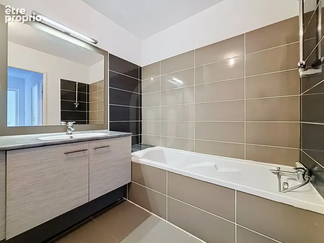 Montpellier - Port Marianne - T3 de 54 m² - photo 5
