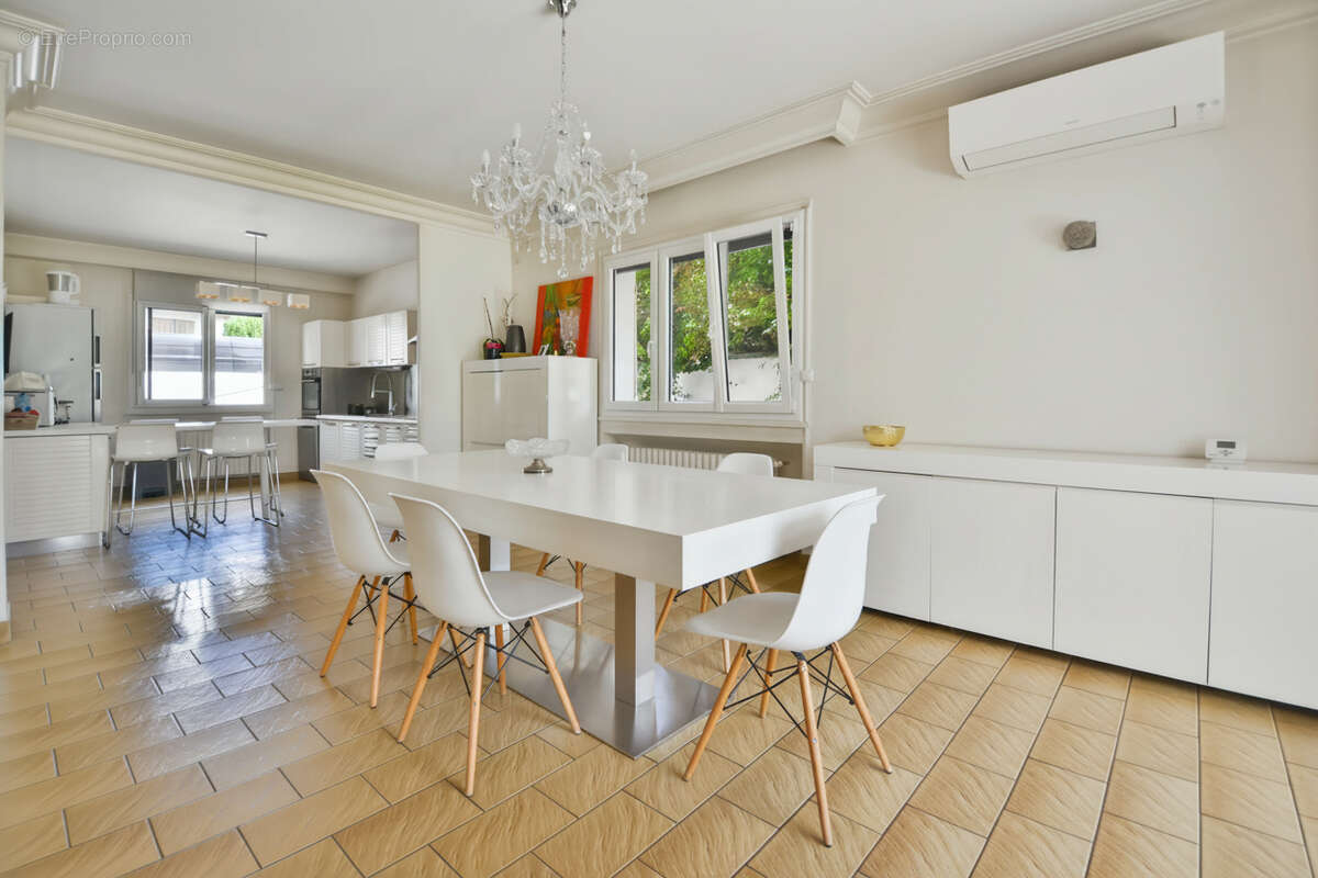 Maison à VILLEURBANNE