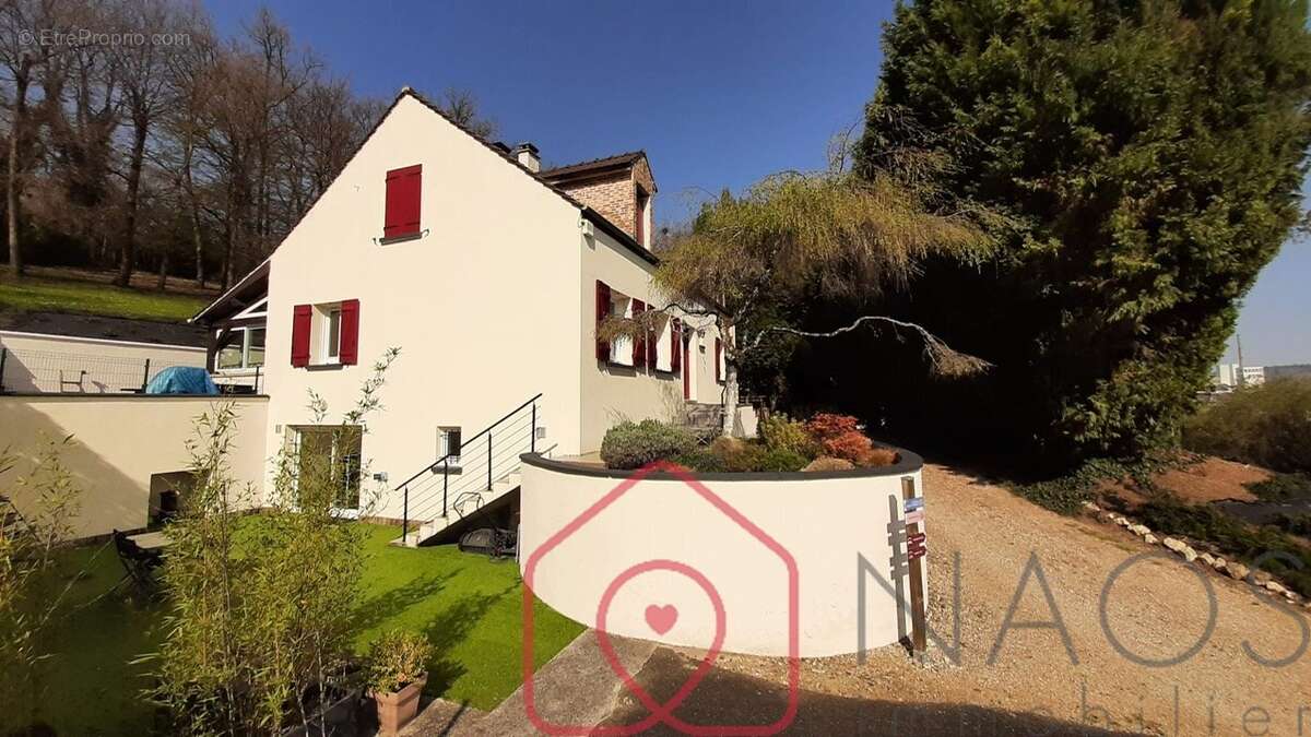 Maison à BAGNEAUX-SUR-LOING