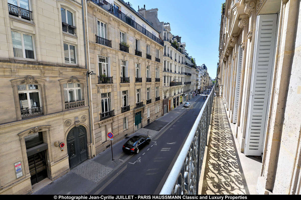 Appartement à PARIS-8E