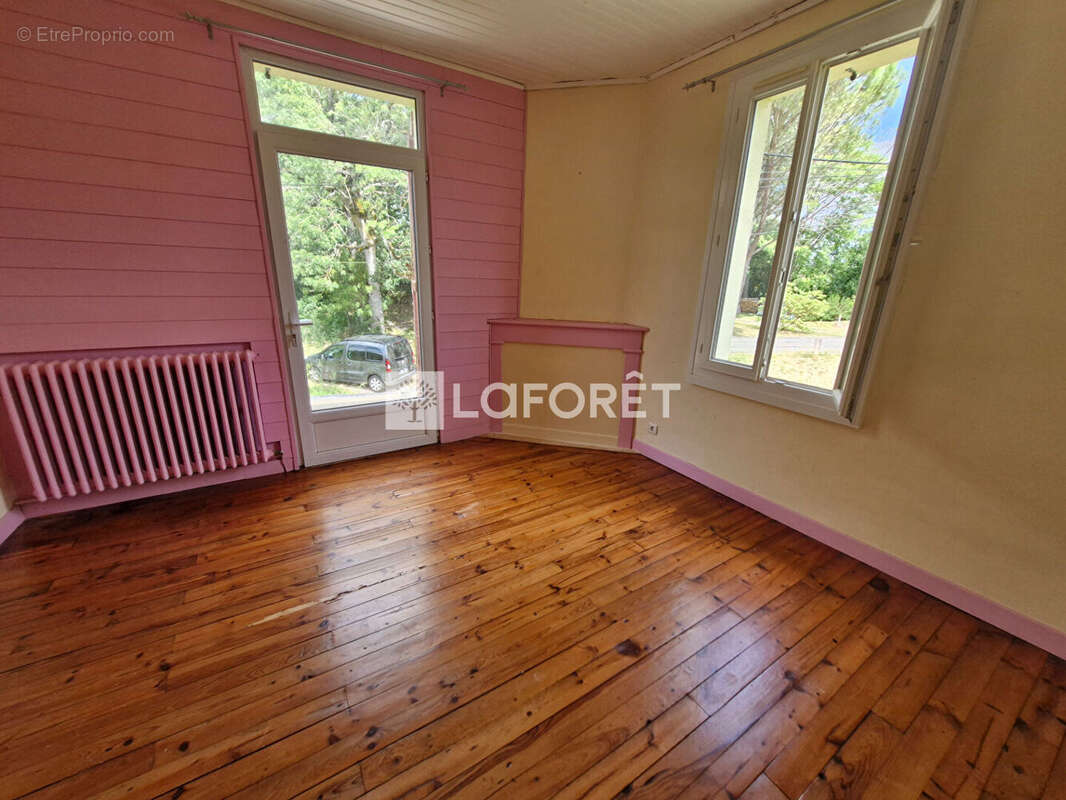 Maison à CAHUZAC-SUR-VERE