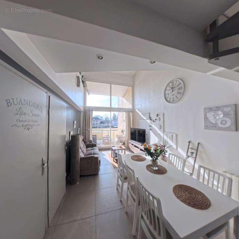 Appartement à PONT-DE-CHERUY