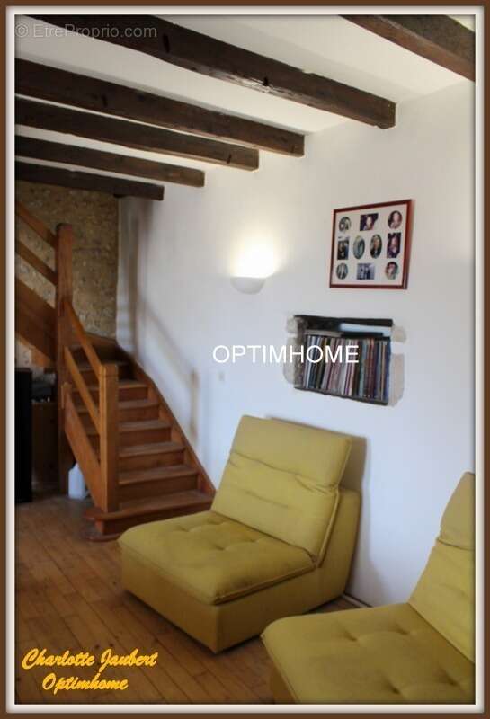 Maison à MONTMOREAU-SAINT-CYBARD