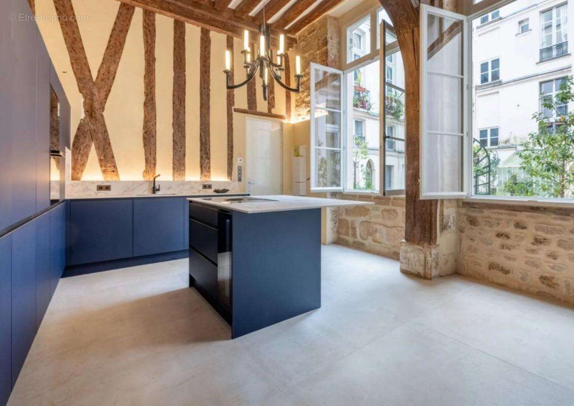 Appartement à PARIS-4E