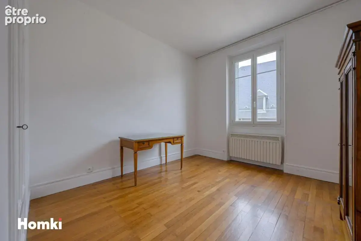 Chambéry – T3 de caractère avec balcon, vue dégagée, cave et grenier, centre ville, quartier Carré Curial - photo 4