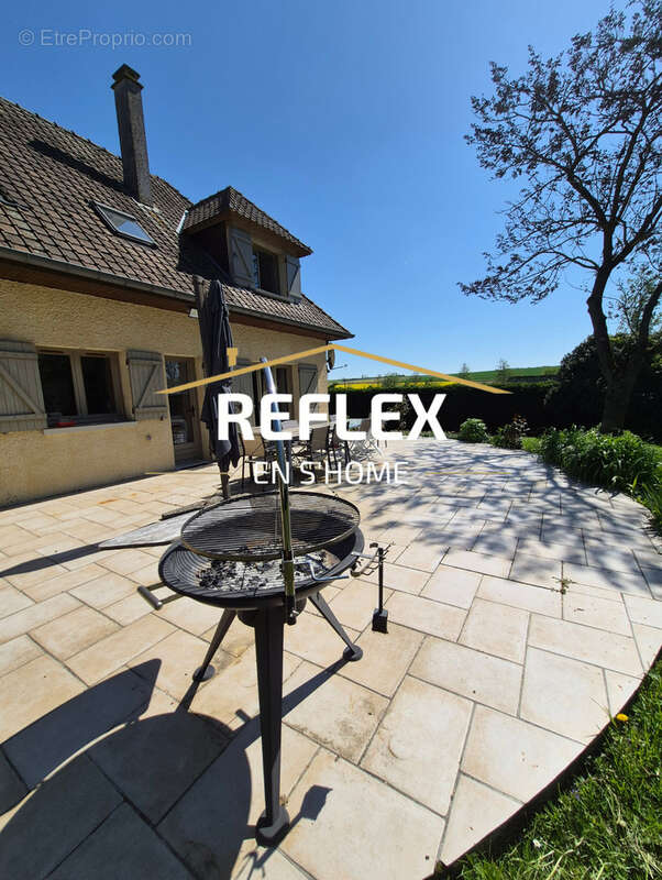 Maison à DERNANCOURT