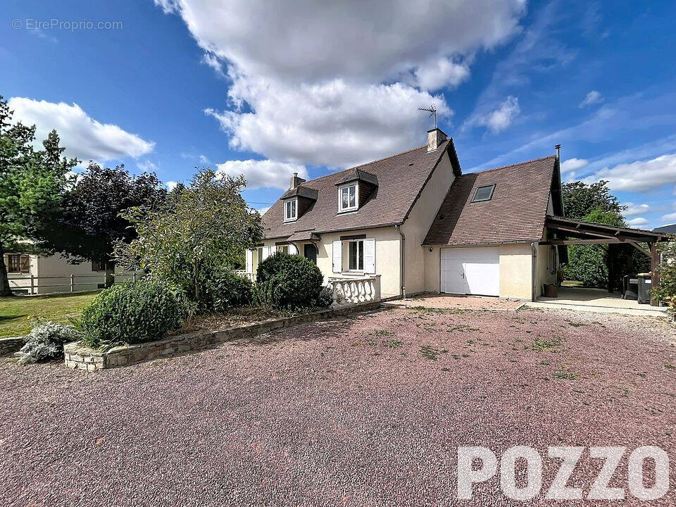 Maison à SAINT-PIERRE-DE-SEMILLY