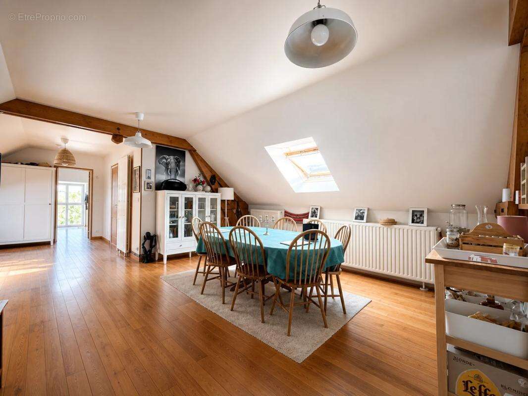 Maison de 8 pièces de 240 m² à Sainte-Maure-de-Touraine - photo 5