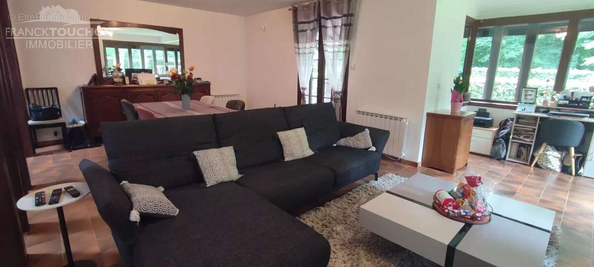 Maison à FERRIERES-EN-GATINAIS