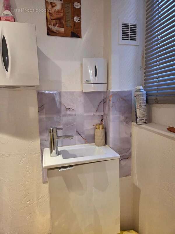 Commerce à SAINT-LAURENT-DU-VAR