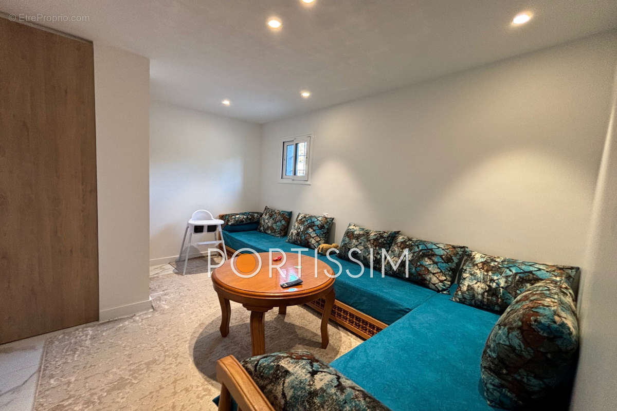 Maison à SAINT-LAURENT-DU-VAR