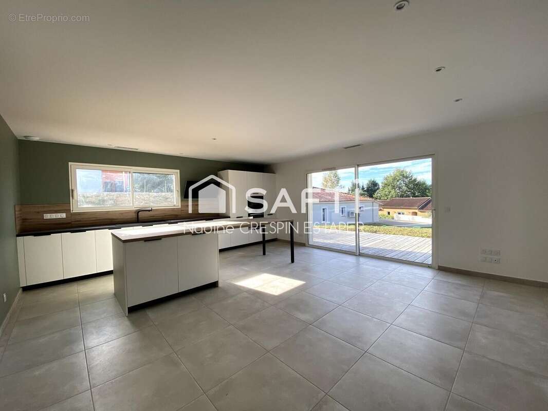 Photo 7 - Maison à MONTBARTIER