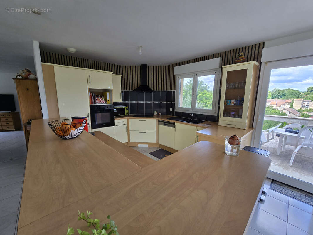 Maison à THIAUCOURT-REGNIEVILLE