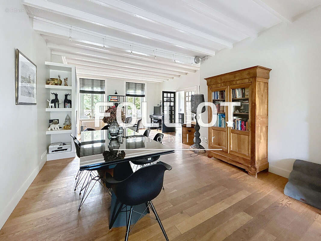 Maison à DONVILLE-LES-BAINS