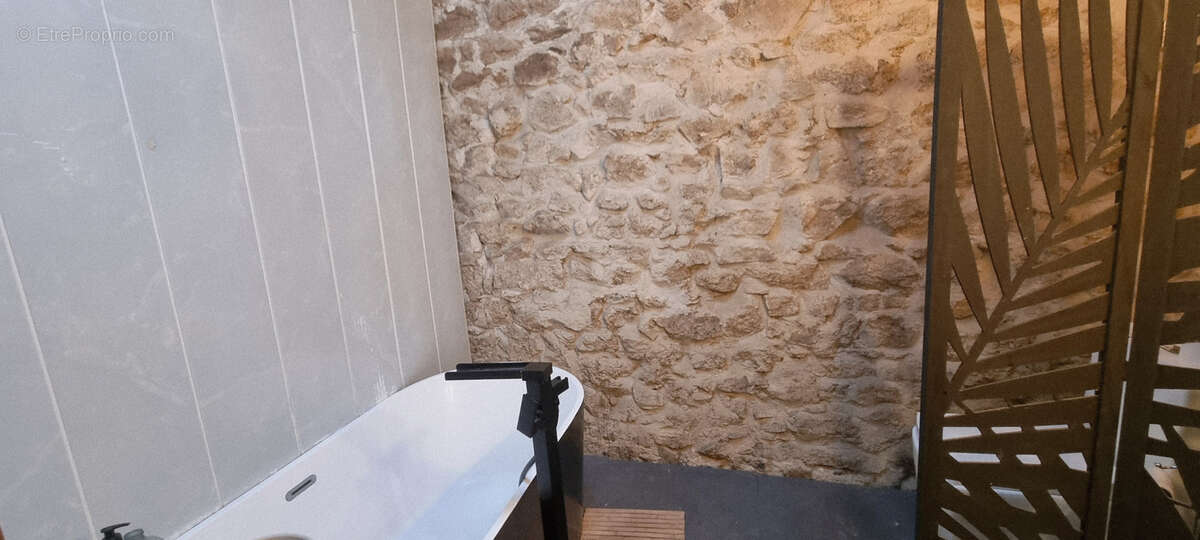 Maison à SAINT-NIZIER-DE-FORNAS