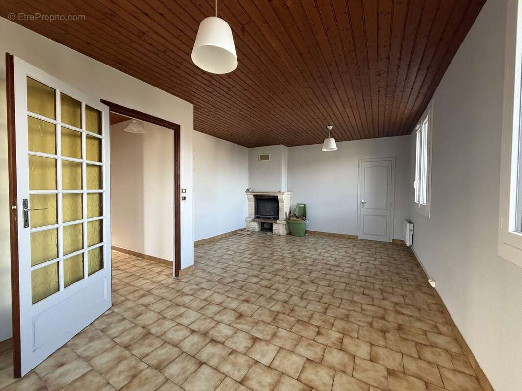 Maison à BESSAC