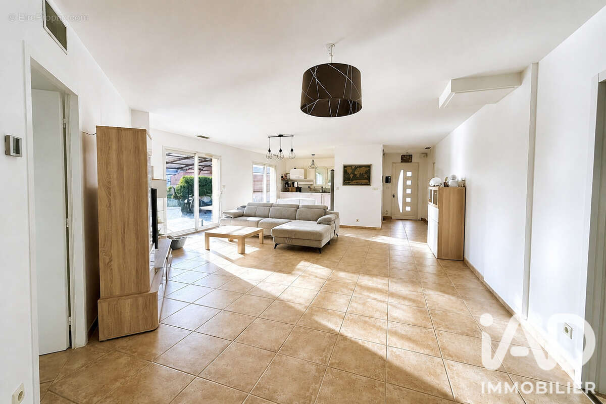 Maison 151 m² à Montfrin  - photo 6