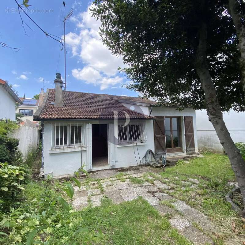 Terrain à LE PLESSIS-ROBINSON