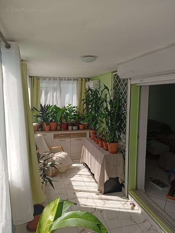 Appartement à BAIE-MAHAULT