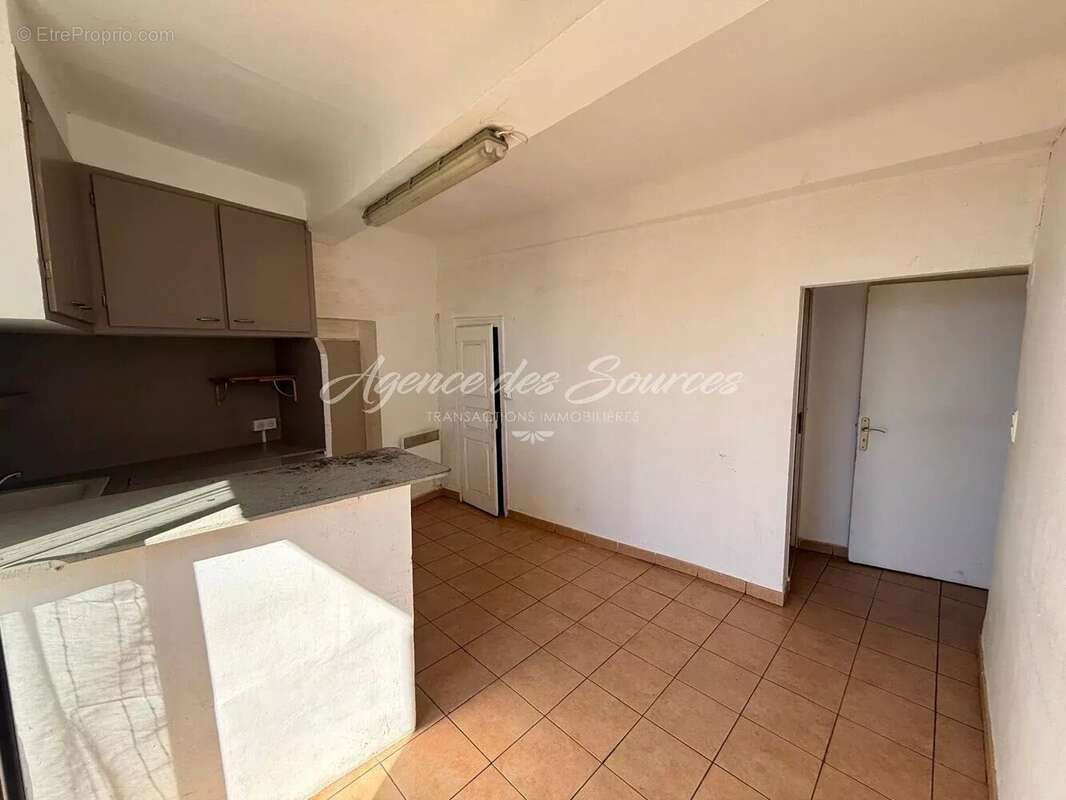 Appartement à VARAGES