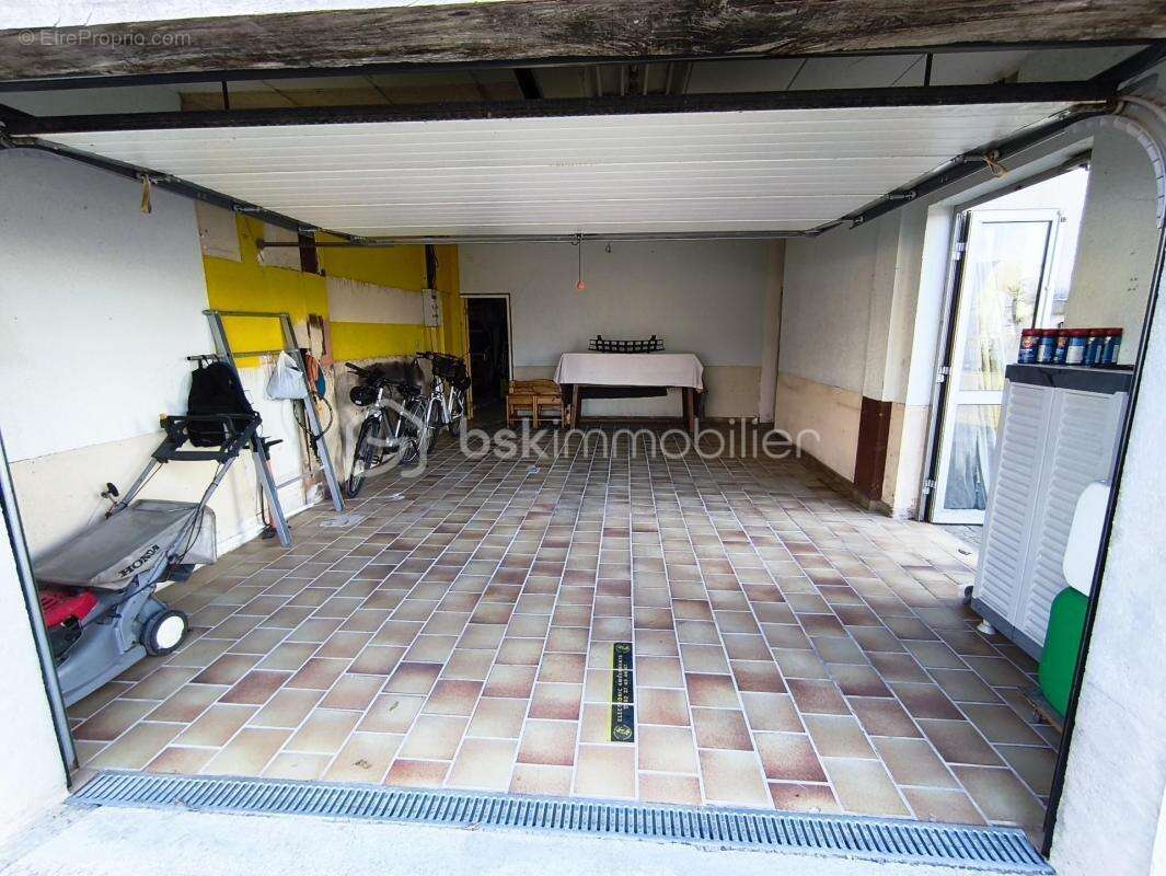Local commercial de 170 m² avec fort potentiel sur terrain de 2 600 m² - photo 3
