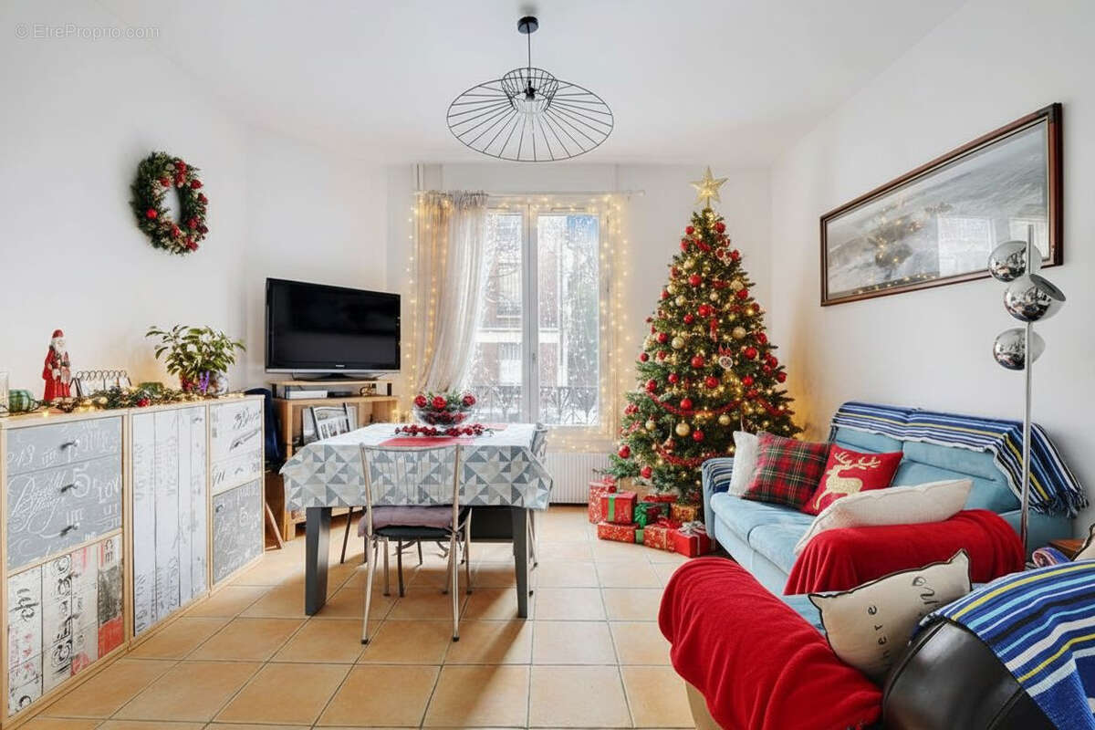 Maison à SAINT-MAUR-DES-FOSSES