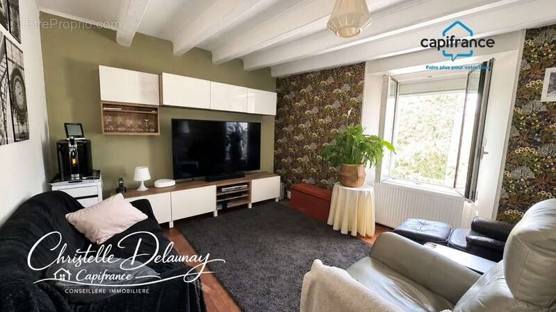 Maison de charme en pierre et bois à Saint Ouen Des Toits - photo 1