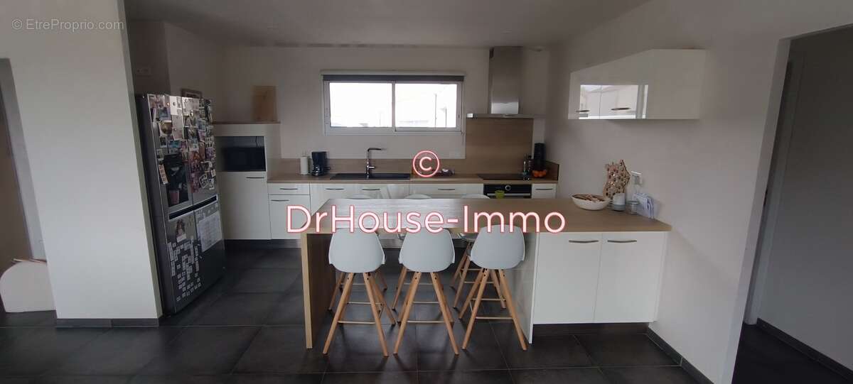 Maison à SAINT-MARTIN-DES-NOYERS