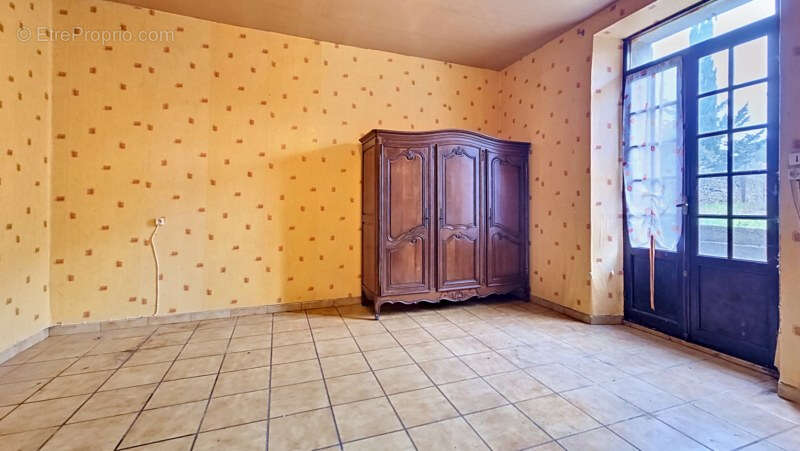 Maison à ESCALES