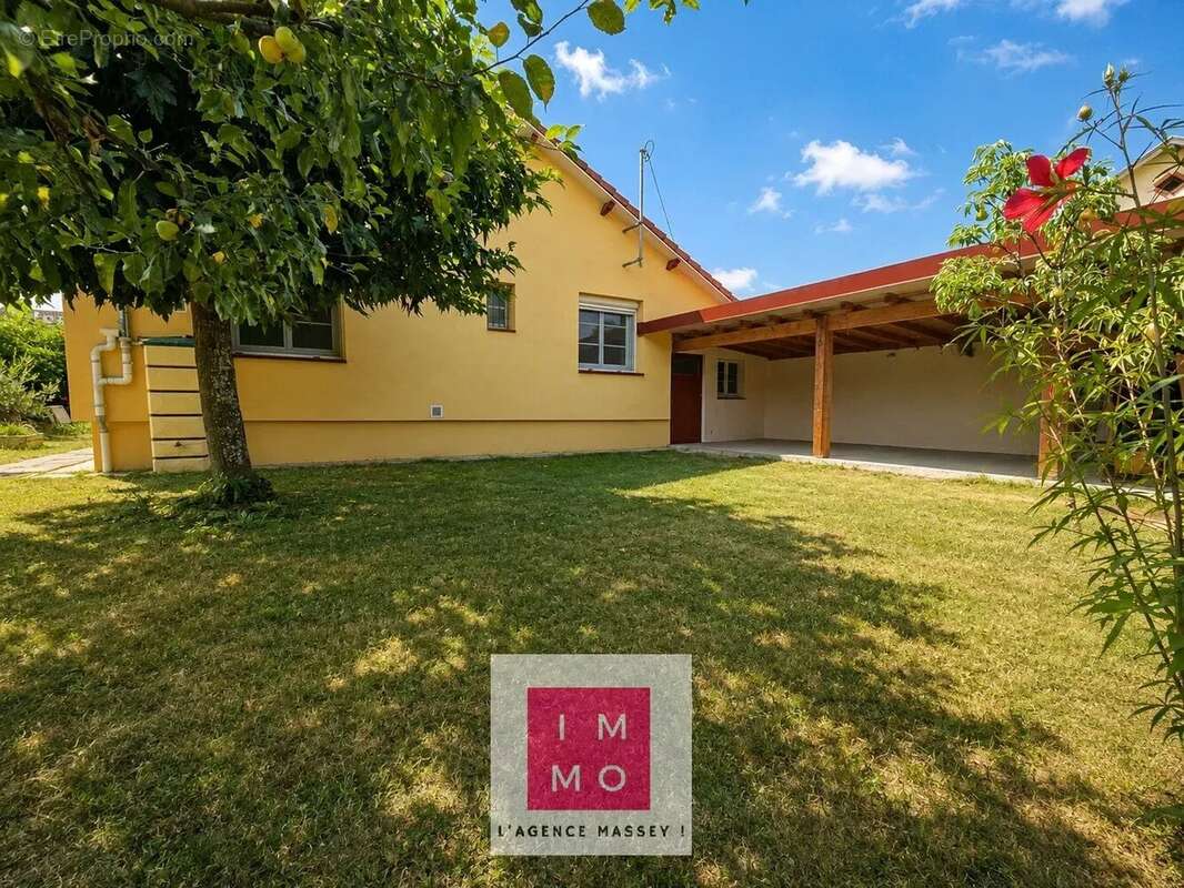 Maison de ville de charme – Plain-pied T3  : garage, jardin et terrasse couverte - photo 3