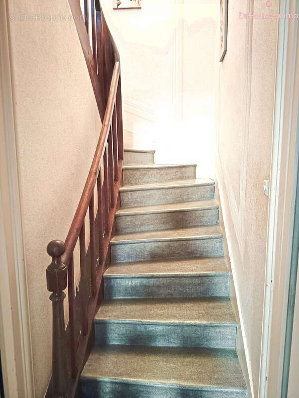 Maison 195 m² à Thouars  - photo 67