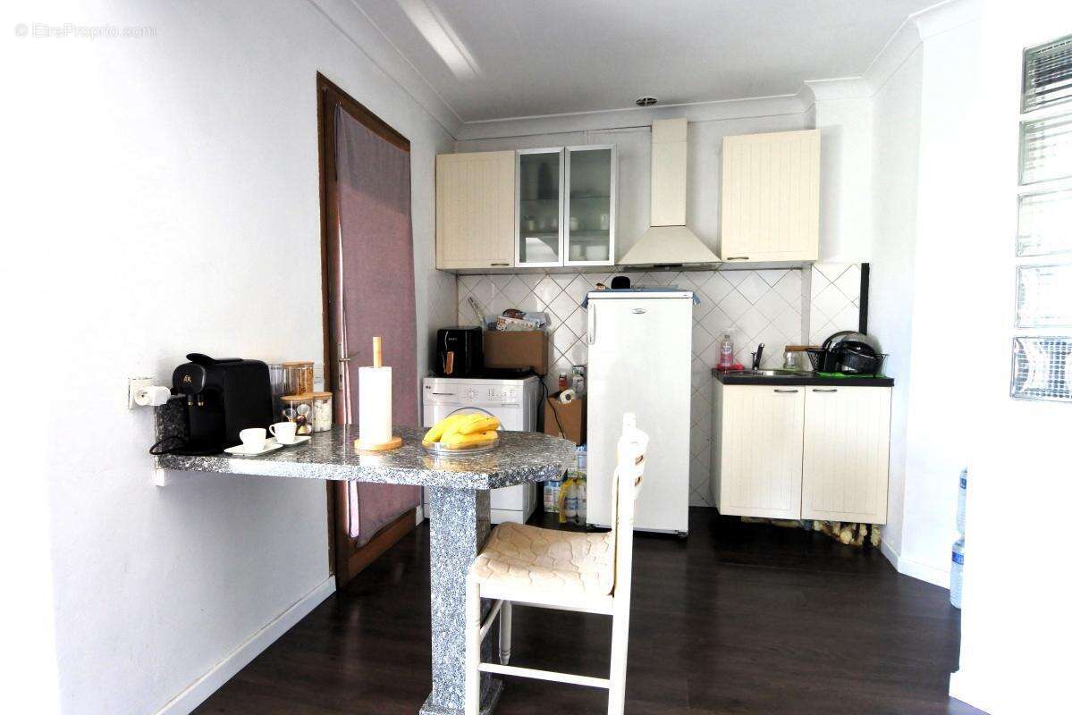 Appartement à MARSEILLE-3E