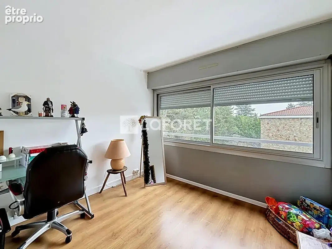 Appartement Vals Pres Le Puy 4 pièce(s) 80 m2 / GARAGE / BALCON / CAVE - photo 4