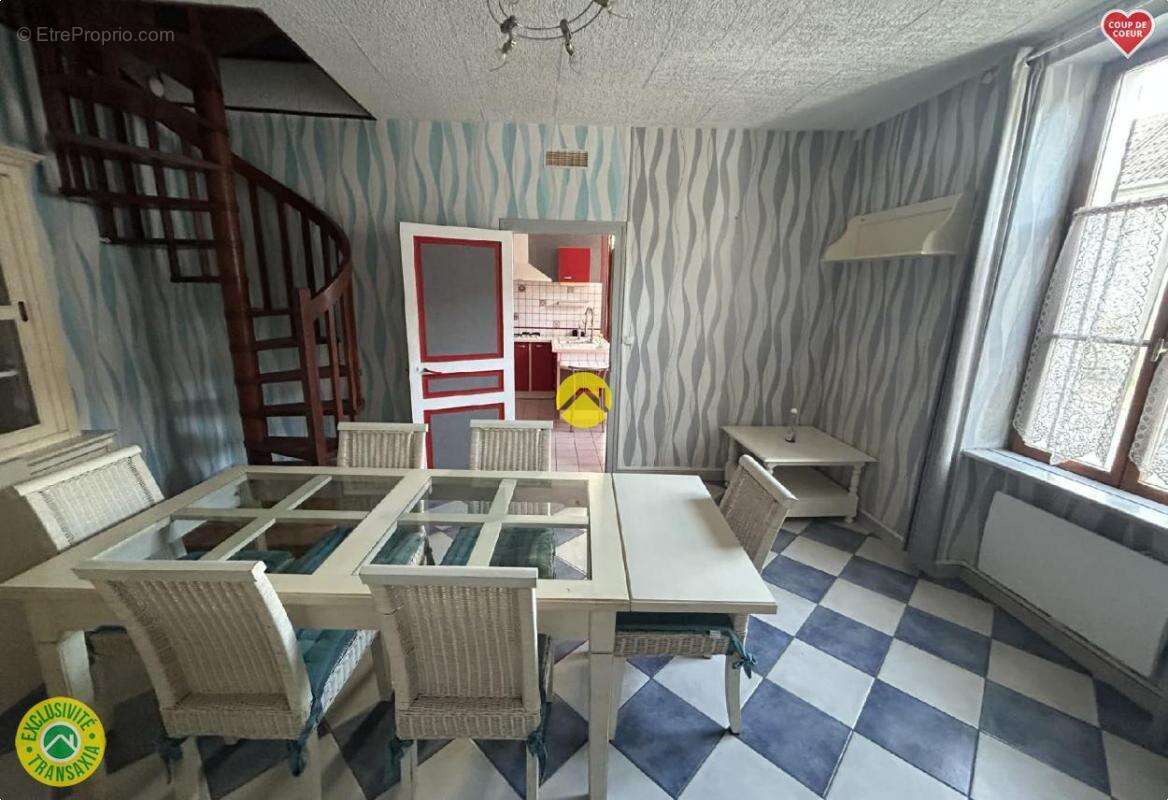 Maison à LE VEURDRE