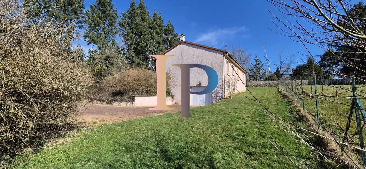 Maison à LA CLAYETTE