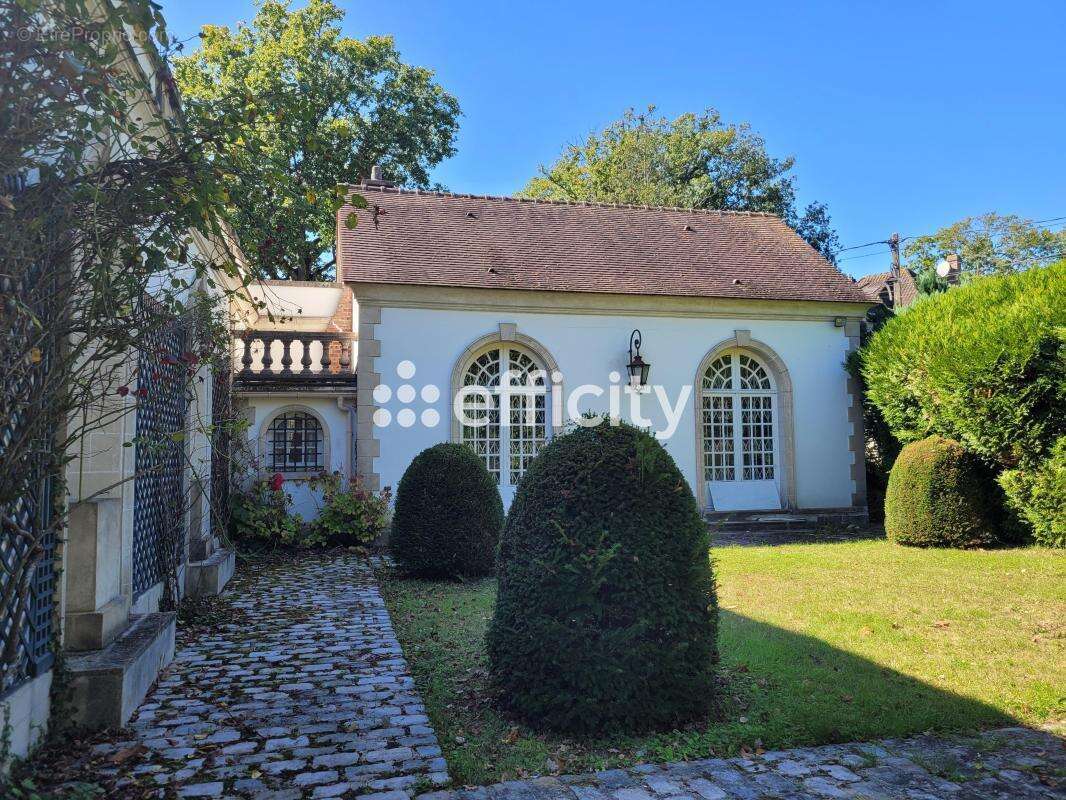 Maison à VILLIERS-SAINT-FREDERIC