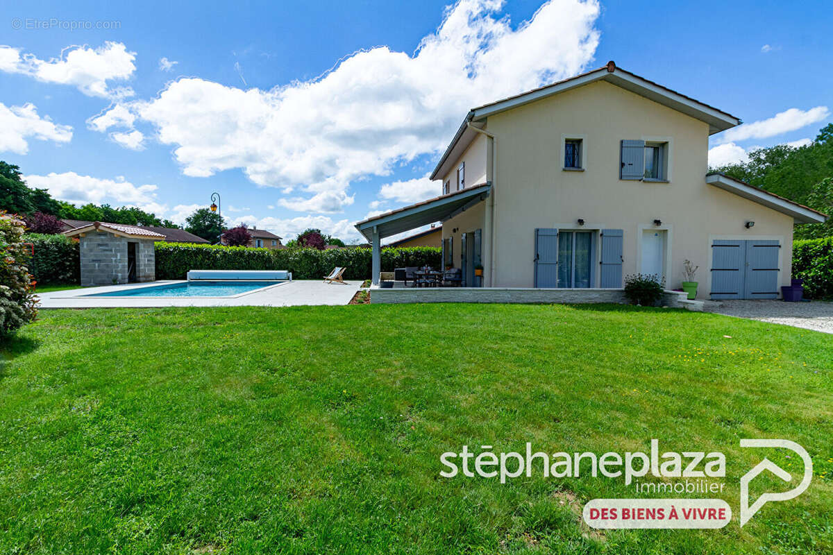 Maison à VERSAILLEUX