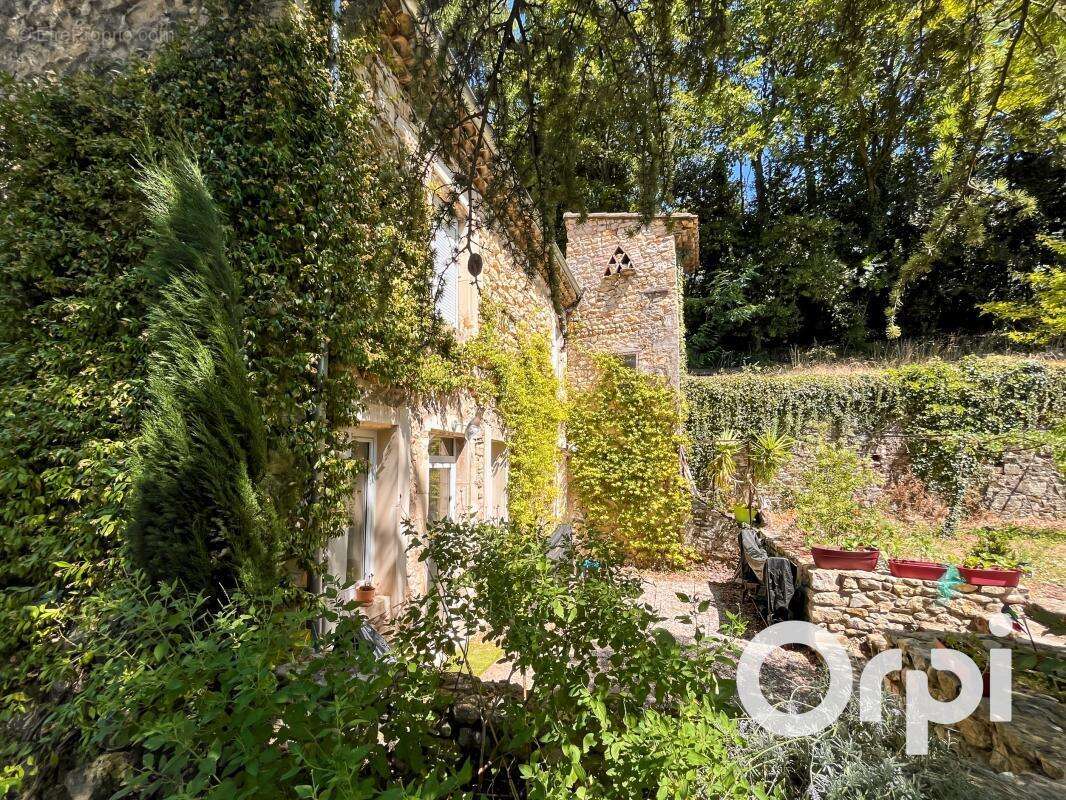 Domaine d'exception en pierre composé de trois propriétés indépendantes au cœur d'un écrin naturel préservé - photo 14